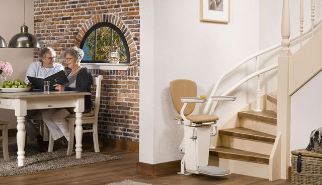 otolift-curved-stairlift-TWO-640x369-2