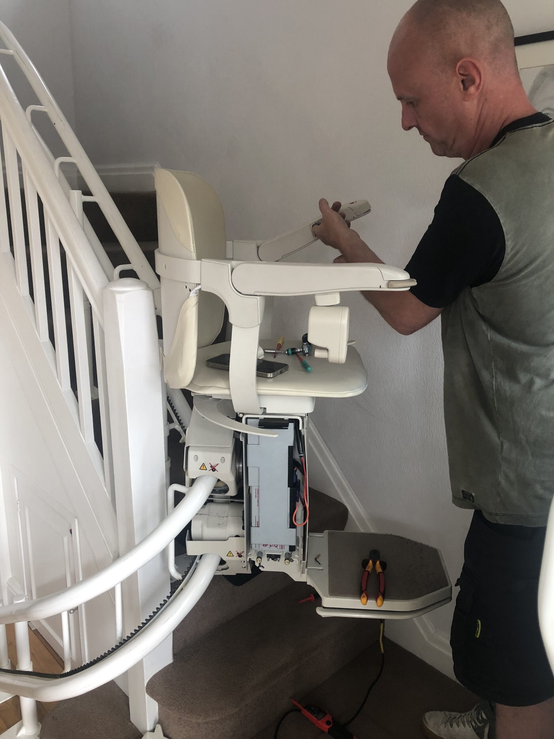 reconditioned stairlifts for curved stairs